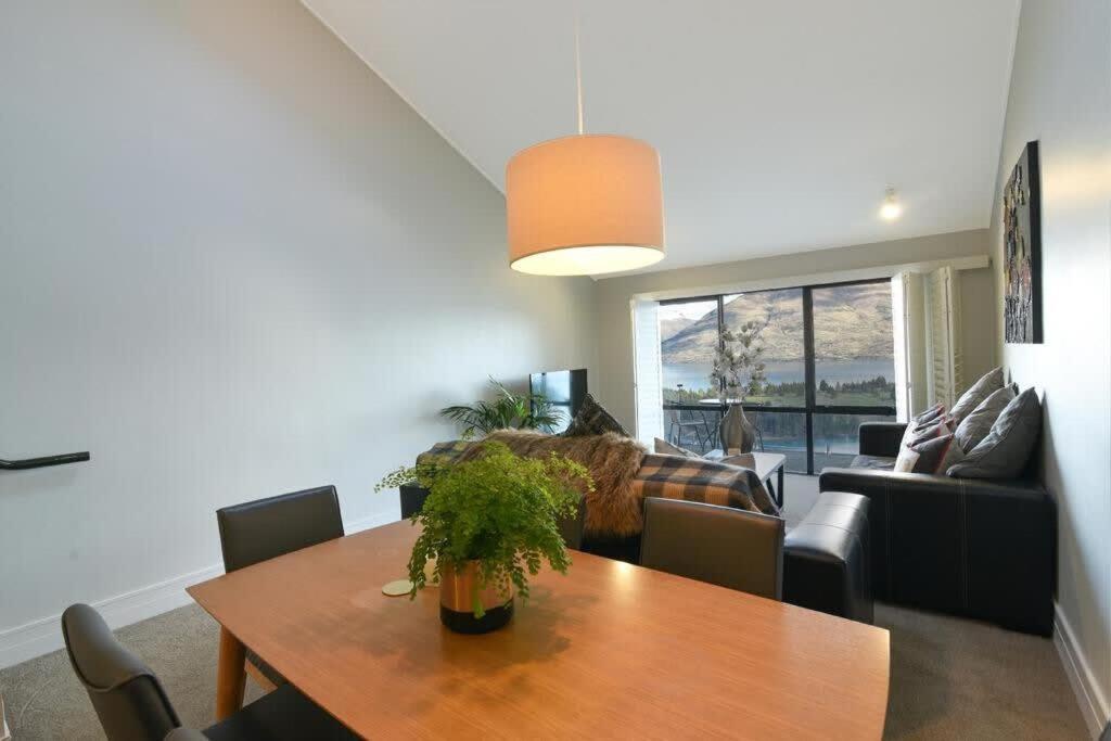Modern 3 Bedroom With Stunning Postcard Views! 퀸즈타운 외부 사진